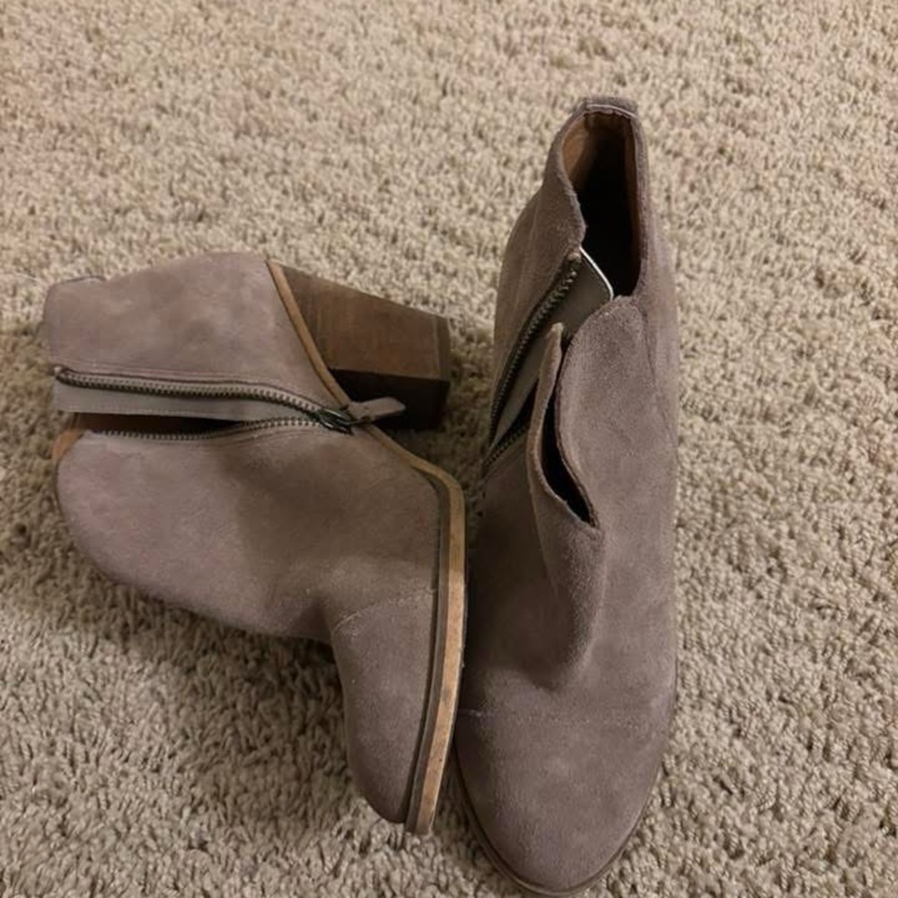 Women's Suede Ankle Boots - Taupe